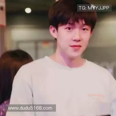 黄婧茵